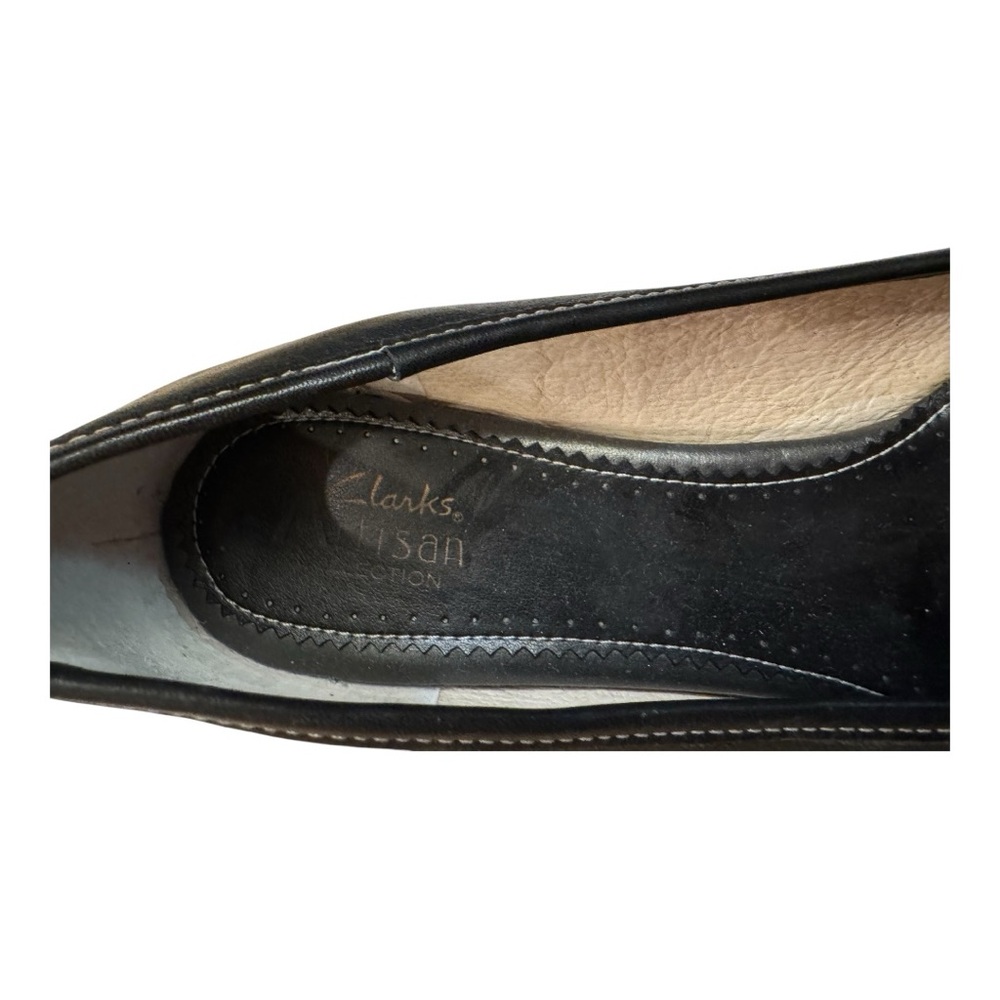 🆕CLARKS ARTISAN peep toe Black Flats with decorative hammered silver circle sz 9 - Picture 9 of 10